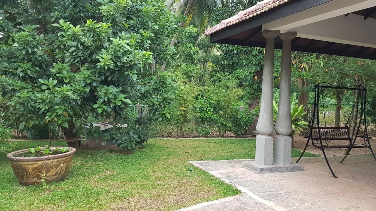 Siriniwasa Luxury Villa With Private Pool Induruwa Exterior foto
